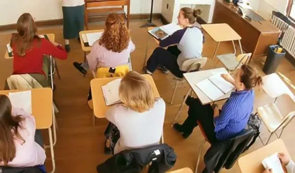 726 de dascăli braşoveni, aşteptaţi la examen astăzi