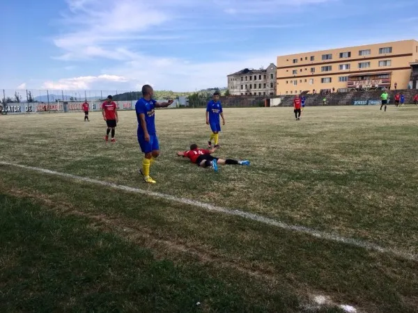 „La braț” în turul trei al Cupei