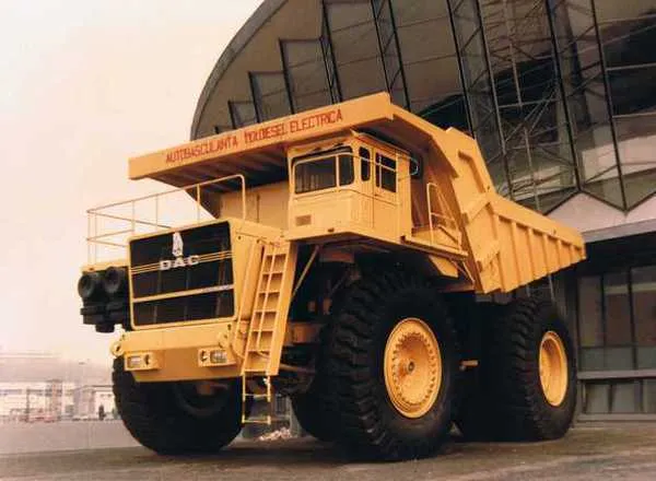 Braşov: oraşul unde Ceauşescu şi-a proiectat „camioanele gigant”, pe care le-a exportat şi în Australia