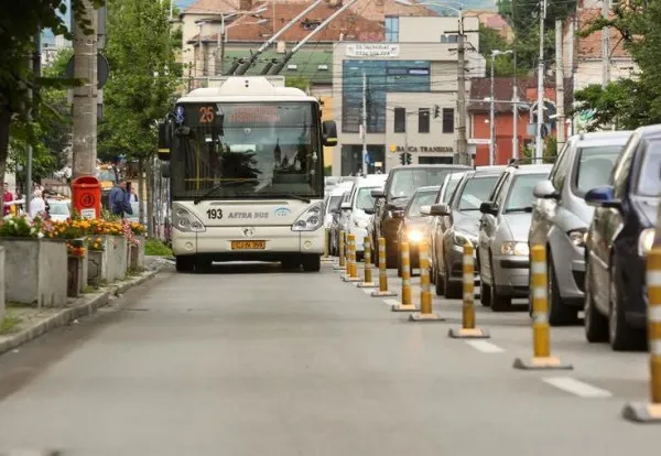 O singură firmă, înscrisă pe ultima sută de metri, pentru studiul de fezabilitate care va stabili valoarea benzilor dedicate autobuzelor RATBV 
