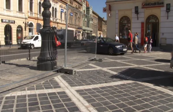 Vineri, ultima zi cu terase în Piaţa Sfatului