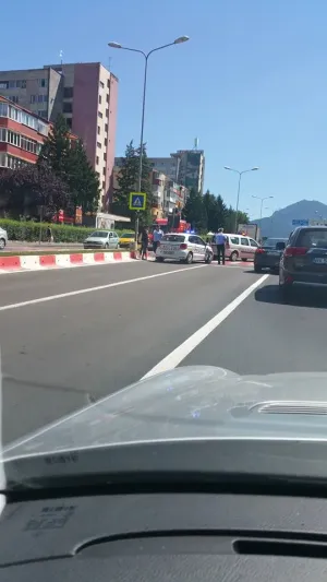 Femeie lovită pe trecere, pe Calea Bucureşti
