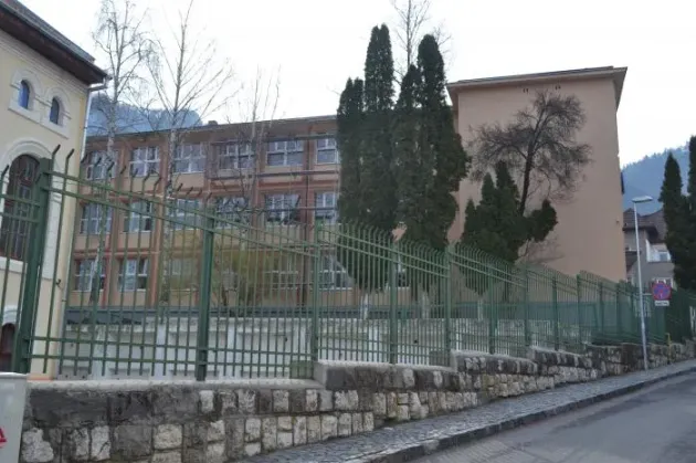 Panouri solare şi pompe de căldură aer - apă la Liceul „Andrei Mureşanu” 