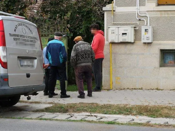 Găsit mort în curte, la Mândra