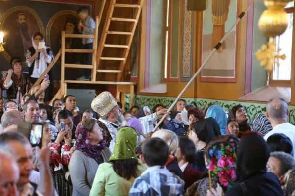 Biserica din Şirnea a fost resfinţită de IPS Laurenţiu