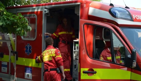 Fetiţă de 12 ani, căzută de la etajul 4. Anchetatorii nu exclud posibilitatea ca fata să fi vrut să se sinucidă