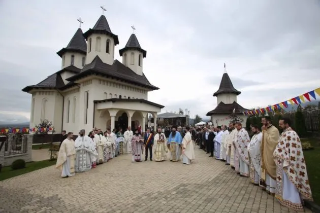 Biserica nouă din Tohanul Vechi a fost sfinţită