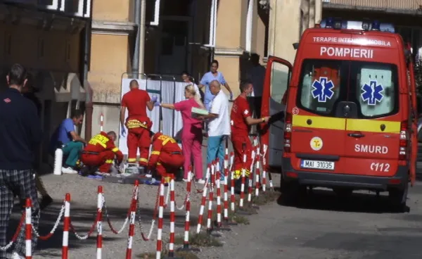 Panică la Mârzescu, pacient căzut de pe geamul spitalului. N-a fost tentativă de sinucidere, a fost accident
