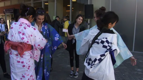 În mijlocul japonezilor, pentru o oră