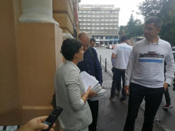14,5% dintre semnăturile strânse în municipiul Braşov pentru campania „Fără penali în funcţii publice” au fost anulate