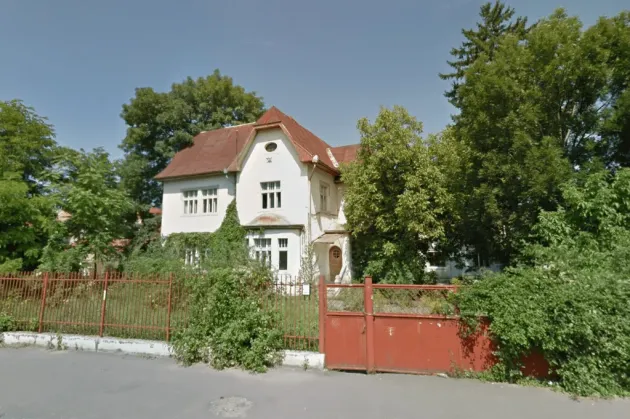 Vechiul sediu al Direcţiei de Sănătate Publică, părăsit de ani buni, se va transforma în clinică medicală