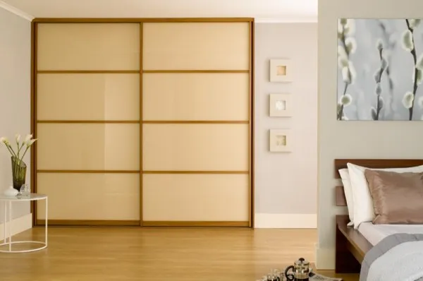 Uşile glisante – o prezenţă discretă şi utilă în locuinţele moderne