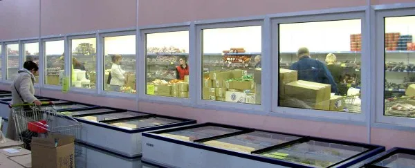 Ruşii de la Svetofor vor deschide un supermarket Mere pe strada Zizinului, în locul unor hale industriale