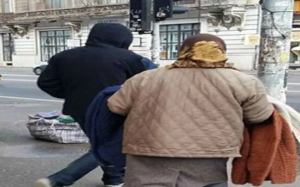 Drama unei bătrâne: A plecat de la cămin către copii, în Italia, dar a stat pe străzi aproape jumătate de an