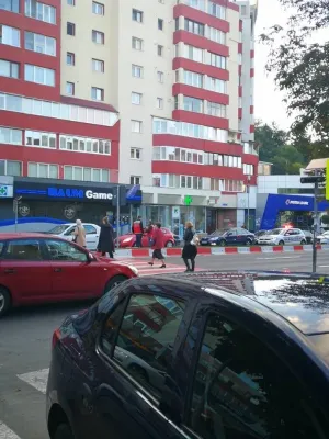 Brașovean beat, a lovit o bătrână pe trecere, pe Calea București