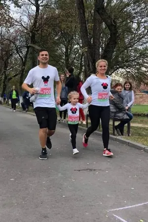 150 de oameni, cel mai tânăr având 5 luni, au alergat la prima ediţie a Crosului Cetăţii Făgăraş