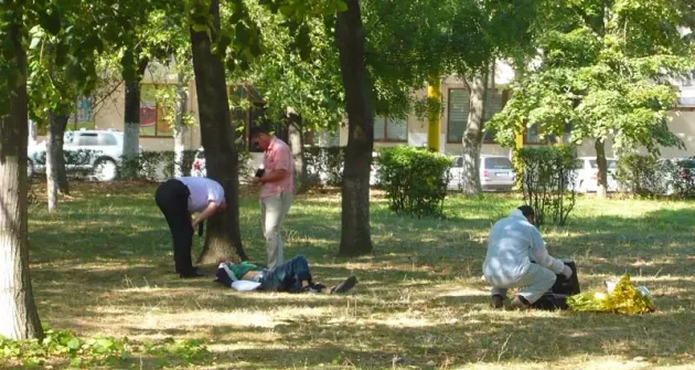 Cadavru găsit într-un parc din cartierul Triaj