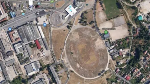 Polivalentă cu tribune glisante şi „faţade ecran” în locul fostului Stadion Municipal