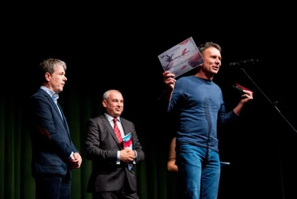 „Ţinutul din miezul verii” a luat Trofeul Braşovului