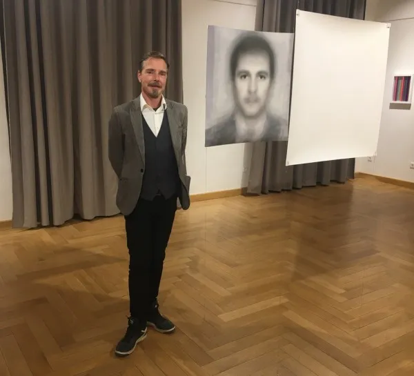 Omagiu „novembriştilor”, în artă contemporană semnată de un artist neamţ