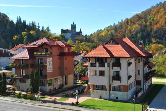 430 de gospodării şi unităţi turistice din Bran vor fi racordate la reţeaua de canalizare