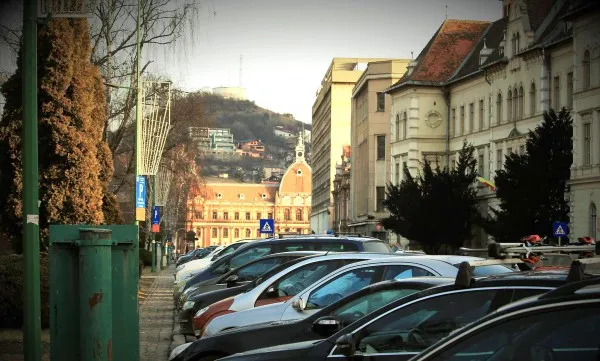 Trafic restricţionat în Braşov, în Ziua Centenarului. Parcările de pe Bulevardul Eroilor vor fi eliberate încă de vineri