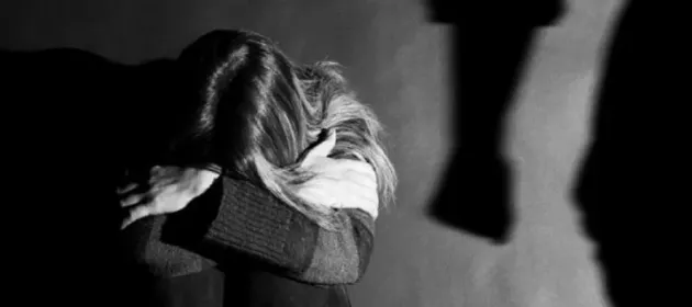 N-a scăpat de furia bărbatului nici după divorţ