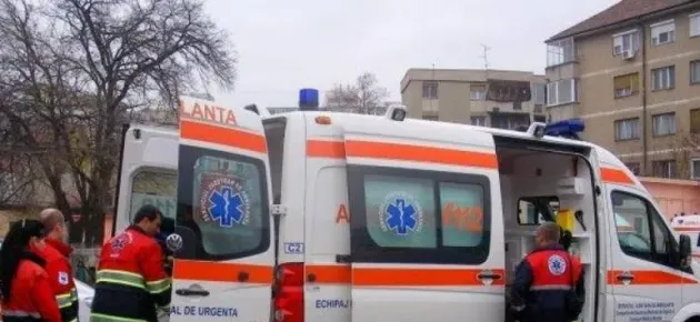 Tânăr din Părău, beat, la spital după ce s-a tăiat în geamul casei
