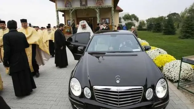 Patriarhul Daniel, predică despre bogăţie şi ce să faci cu ea: Nu e rea în sine, pentru că vine de la Dumnezeu!