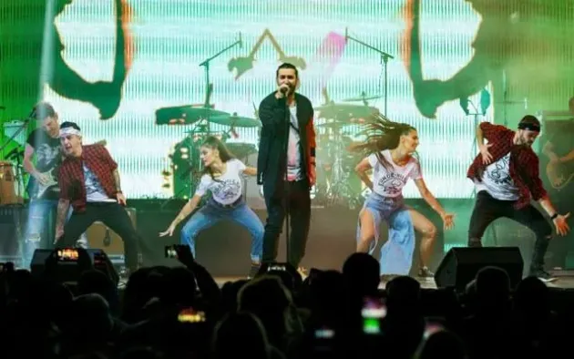 Sold out la Brașov: 2.500 de brașoveni au cântat împreună cu Smiley la Sala Sporturilor