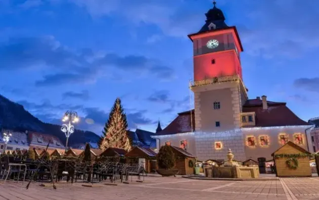  Concurenţă mare pentru căsuţele de la Târgul de Crăciun Piaţa Sfatului