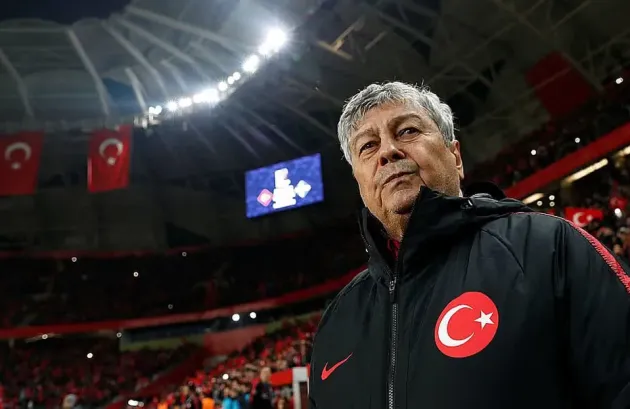 Turcii îi cer demisia lui Lucescu