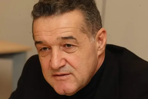Becali o apără pe Gabriela Firea în faţa angajaţilor săi care o critică