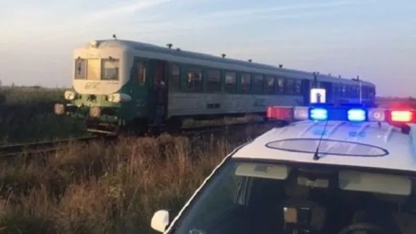 Beat la volan, a intrat în tren