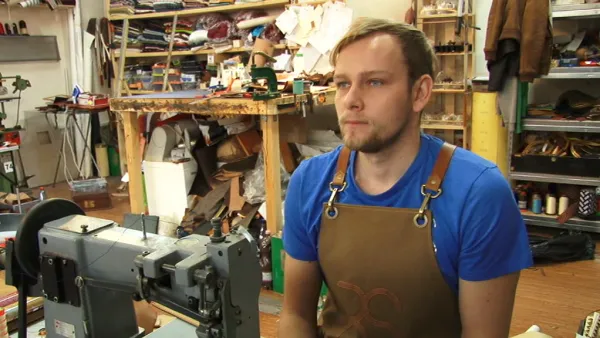 Papioane vii, cu licheni, marcă înregistrată la Braşov