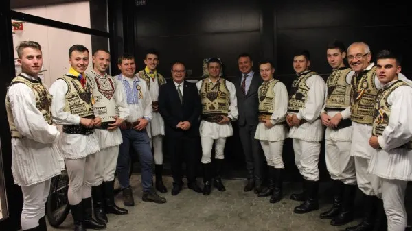 „Junii Hârseniului” au făcut spectacol în Elveţia