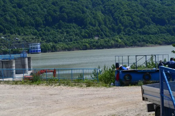 Lacul de acumulare de pe Tărlung, pe jumătate golit de secetă