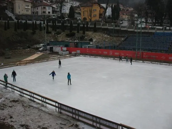 Patinoarul de la Baza Olimpia va fi deschis de Moş Nicolae