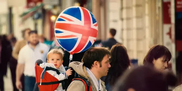 Alertă pentru românii care se vor angaja în Marea Britanie, după Brexit. Riscă să fie expulzaţi