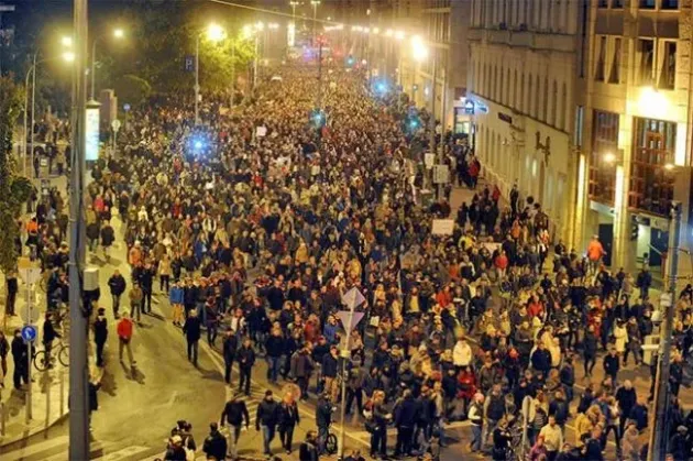Budapesta: Proteste după ce „legea sclaviei” a fost adoptată 