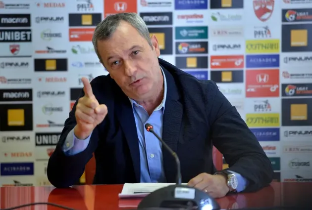 Rednic îl vrea pe Logan Bailly în locul lui Penedo