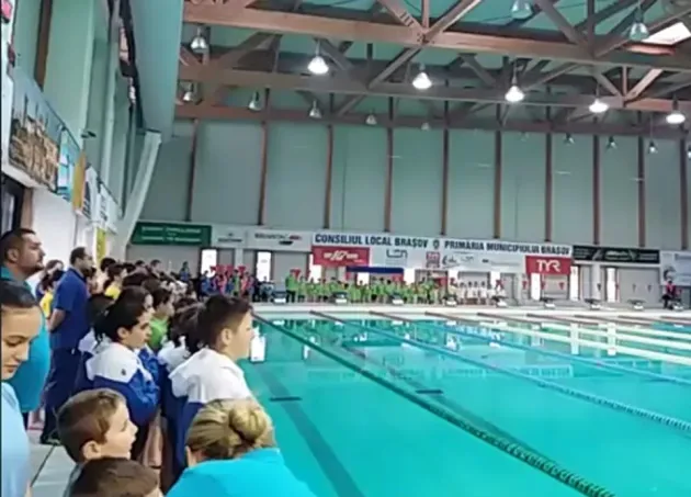 Peste 400 de tineri înotători din ţară au participat la Cupa „Moş Hyperion”