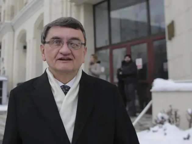 Avocatul Poporului, Victor Ciorbea, sesizează CCR pe motiv că deţinuţilor le este încălcat dreptul la viaţă intimă