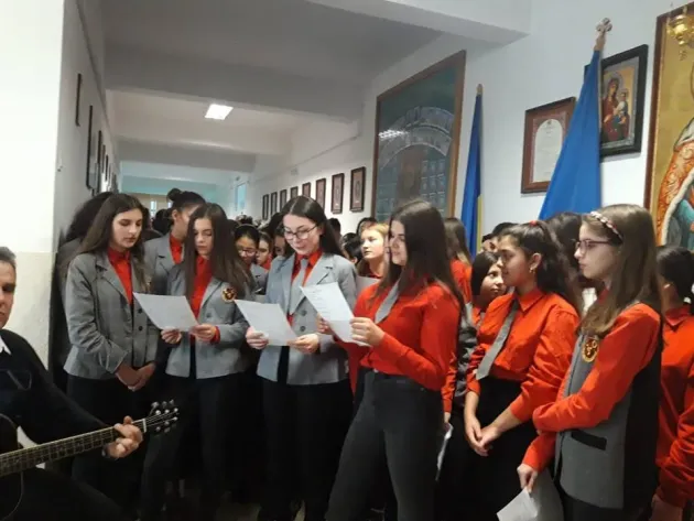 Târg caritabil, pentru al şaselea an, la Liceul Teologic din Făgăraş