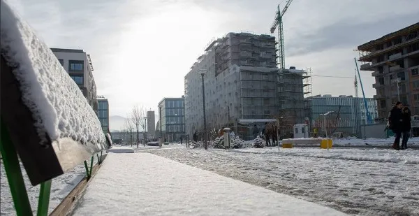 600 de muncitori lucrează pe şantierul Coresi 