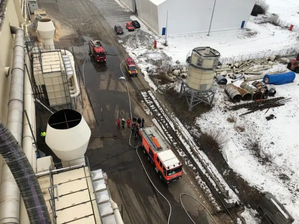 Incendiu la Kronospan, cu „nori” de fum