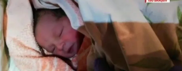 O va chema Ioana. Fetiţa născută în vârf de munte are deja un nume