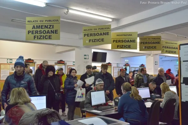 Braşovenii care vor să achite taxele locale online, vor trebui să mai aştepte