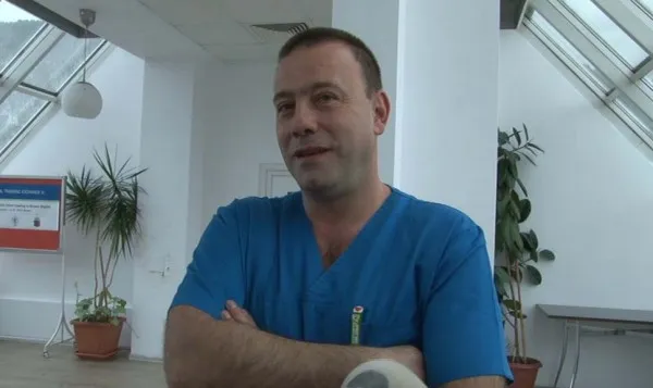 Fetiţa născută în vârf de munte e bine. Are 3,1 kilograme şi este sănătoasă, la fel ca mama