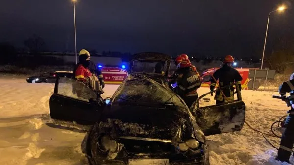 Și-a dus prietenii, cu viteză, la spital. Trei dintre ei, cu traumatisme la coloană